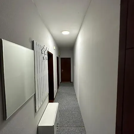 1 Bedroom Flat With Free Parking In A *